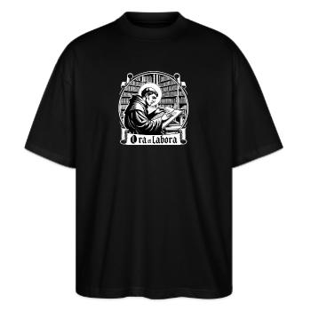Ora Et Labora - Stanley/Stella Oversized Unisex Bio T-Shirt Blaster 2.0 - Schwarz - Vorne - Alina (178cm) & Michal (187cm)