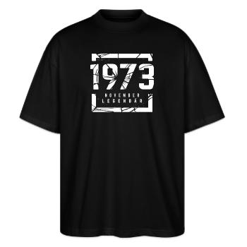November 1973 Legendär 50 Jahren Mann Frau Geburt - Stanley/Stella Oversized Unisex Bio T-Shirt Blaster 2.0 - Schwarz - Vorne - Alina (178cm) & Michal (187cm)