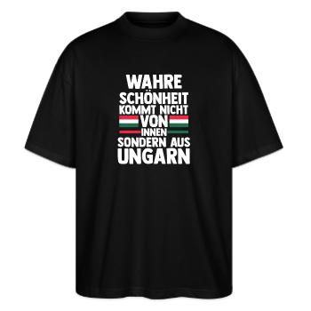 Ungar Ungarisch Ungarn - Stanley/Stella Oversized Unisex Bio T-Shirt Blaster 2.0 - Schwarz - Vorne - Alina (178cm) & Michal (187cm)