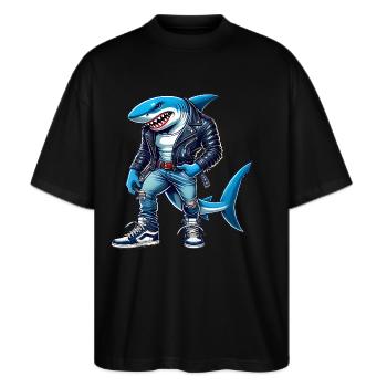 Cooler Hai im Lederjacken-Design - Stanley/Stella Oversized Unisex Bio T-Shirt Blaster 2.0 - Schwarz - Vorne - Alina (178cm) & Michal (187cm)