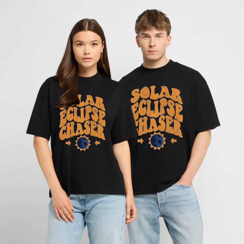 Solar eclipse chaser Stanley/Stella Oversized Unisex Organic T-shirt Blaster 2.0