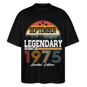 Legenden wurden im September 1975 geboren - Stanley/Stella Oversized Unisex Bio T-Shirt Blaster 2.0 - Schwarz - Vorne - Alina (178cm) & Michal (187cm)