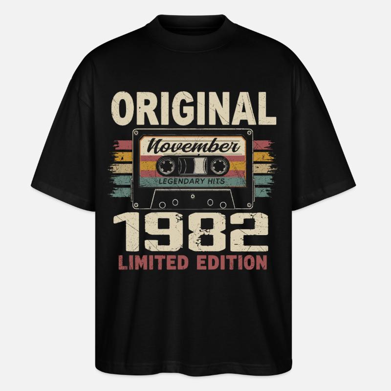 November 1982 Geschenk November 1982 - Stanley/Stella Oversized Unisex Bio T-Shirt Blaster 2.0 - Schwarz
