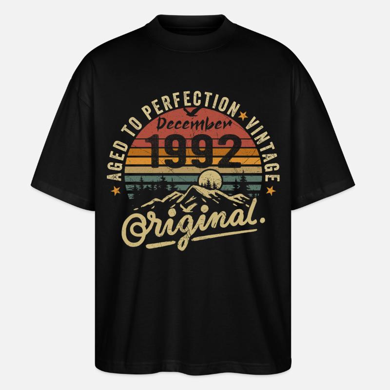 Legenden wurden im Dezember 1992 - Stanley/Stella Oversized Unisex Bio T-Shirt Blaster 2.0 - Schwarz