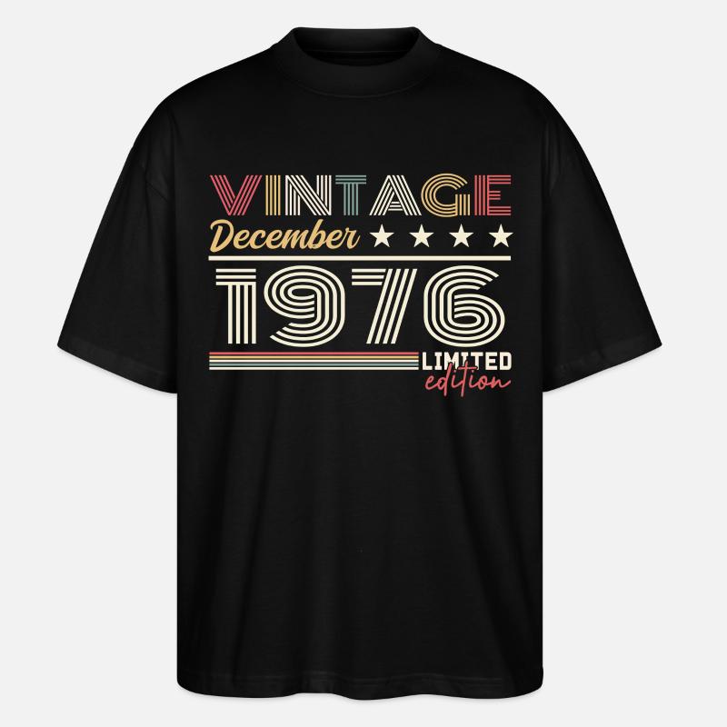 Geschenk Dezember 1976 - Stanley/Stella Oversized Unisex Bio T-Shirt Blaster 2.0 - Schwarz