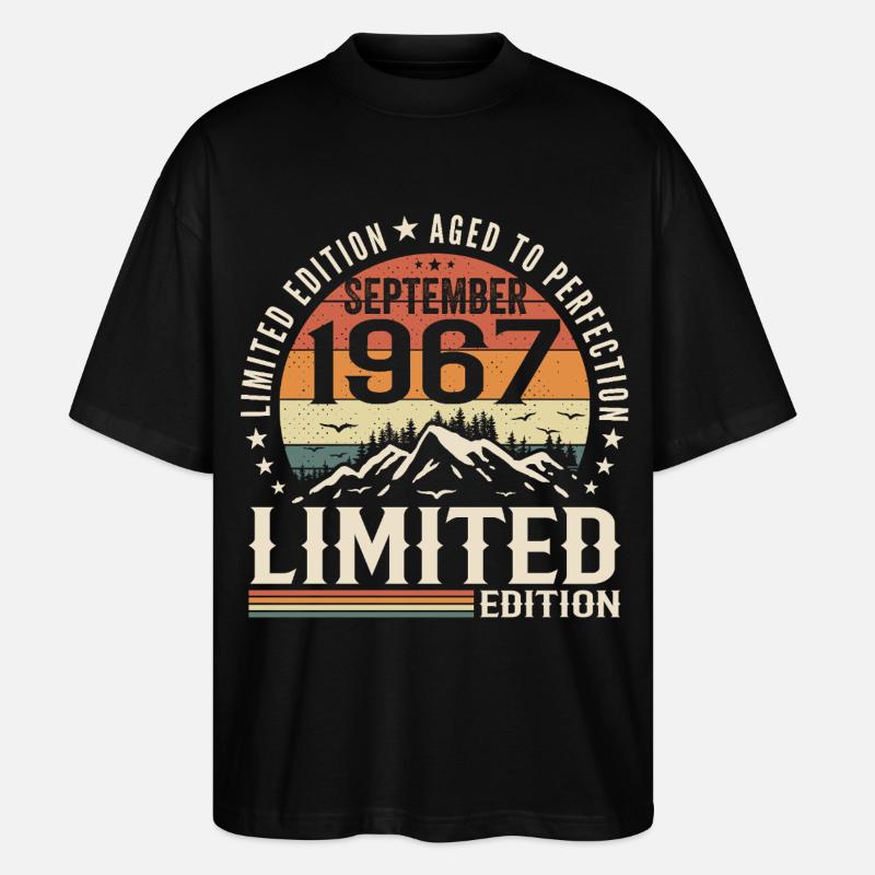 September 1967, September 1967 Geburtstagsgeschenk - Stanley/Stella Oversized Unisex Bio T-Shirt Blaster 2.0 - Schwarz
