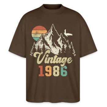 Vintage 1986 Birthday Mountains Eagle - Stanley/Stella Oversized Unisex Organic T-shirt Blaster 2.0 - mocha - Front - Alina (178cm) & Michal (187cm)