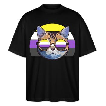 Nonbinary Pride Coole Katze mit Sonnenbrille Retro - Stanley/Stella Oversized Unisex Bio T-Shirt Blaster 2.0 - Schwarz - Vorne - Alina (178cm) & Michal (187cm)
