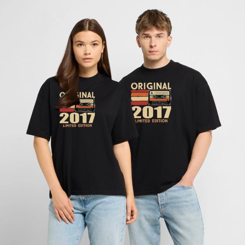 Birthday 2017 - Legendary since 2017 Gift 2017 Stanley/Stella Oversized Unisex Organic T-shirt Blaster 2.0