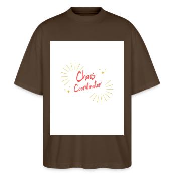 Koordinator von Common Chaos - Stanley/Stella Oversized Unisex Bio T-Shirt Blaster 2.0 - Dunkelbraun - Vorne - Alina (178cm) & Michal (187cm)