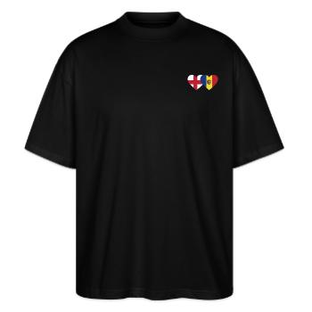 England Moldau Flagge Herz - Stanley/Stella Oversized Unisex Bio T-Shirt Blaster 2.0 - Schwarz - Vorne - Alina (178cm) & Michal (187cm)