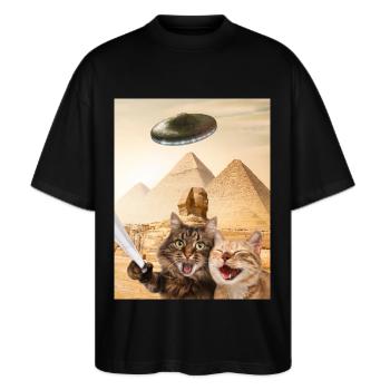 Cat & Pyramid Space Adventure - UFOs - Stanley/Stella Oversized Unisex Organic T-shirt Blaster 2.0 - black - Front - Alina (178cm) & Michal (187cm)