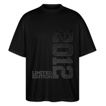 14. GEBURTSTAG LIMITED EDITION 2012 - Stanley/Stella Oversized Unisex Bio T-Shirt Blaster 2.0 - Schwarz - Vorne - Alina (178cm) & Michal (187cm)