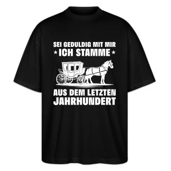 Ich stamme aus dem letzten Jahrhundert - Millanial - Stanley/Stella Oversized Unisex Bio T-Shirt Blaster 2.0 - Schwarz - Vorne - Alina (178cm) & Michal (187cm)
