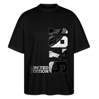 LIMITED EDITION 1976 50. GEBURTSTAG - Stanley/Stella Oversized Unisex Bio T-Shirt Blaster 2.0 - Schwarz - Vorne - Alina (178cm) & Michal (187cm)