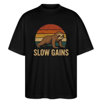 Slow Gains – Faultier Fitness Design im Retro-Stil - Stanley/Stella Oversized Unisex Bio T-Shirt Blaster 2.0 - Schwarz - Vorne - Alina (178cm) & Michal (187cm)