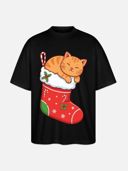 Cuddly cat in festive boots - Stanley/Stella Oversized Unisex Organic T-shirt Blaster 2.0 - black