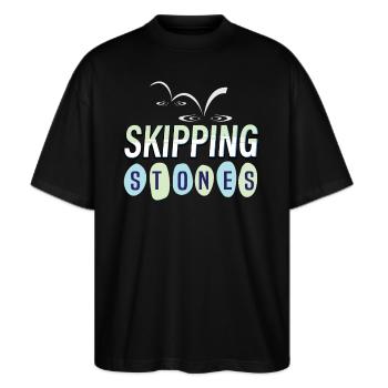 Skipping Stones - Stanley/Stella Oversized Unisex Bio T-Shirt Blaster 2.0 - Schwarz - Vorne - Alina (178cm) & Michal (187cm)