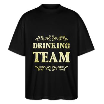 Drinking Team - Stanley/Stella Oversized Unisex Bio T-Shirt Blaster 2.0 - Schwarz - Vorne - Alina (178cm) & Michal (187cm)