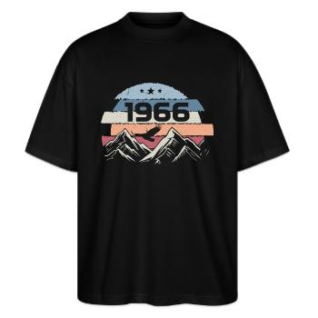 Original 1966 Jahrgang 1966 Geburtstag 1966 - Stanley/Stella Oversized Unisex Bio T-Shirt Blaster 2.0 - Schwarz - Vorne - Alina (178cm) & Michal (187cm)