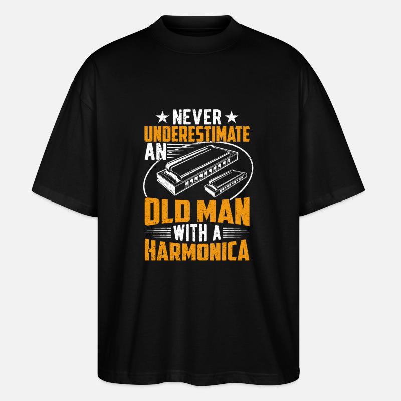 Alter Mann mit Mundharmonika - Stanley/Stella Oversized Unisex Bio T-Shirt Blaster 2.0 - Schwarz