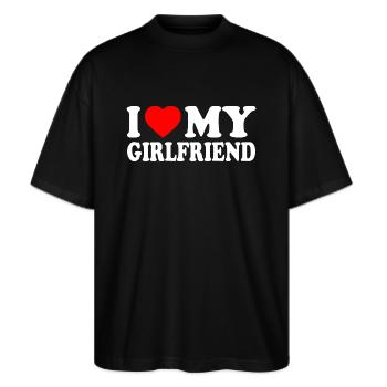 I love my girlfriend - Stanley/Stella Oversize Unisex Øko T-shirt Blaster 2.0 - sort - Foran - Alina (178cm) & Michal (187cm)