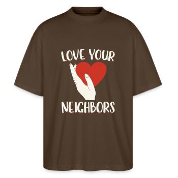 Liebe Deinen Nächsten Bibel Wille Gottes - Stanley/Stella Oversized Unisex Bio T-Shirt Blaster 2.0 - Dunkelbraun - Vorne - Alina (178cm) & Michal (187cm)
