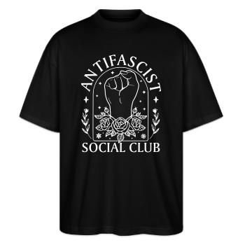 Antifaschistisches Antifascist Social Club Frauen - Stanley/Stella Oversized Unisex Bio T-Shirt Blaster 2.0 - Schwarz - Vorne - Alina (178cm) & Michal (187cm)