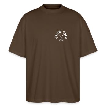 Snow Golf Brusttaschen Design - Stanley/Stella Oversized Unisex Bio T-Shirt Blaster 2.0 - Dunkelbraun - Vorne - Alina (178cm) & Michal (187cm)