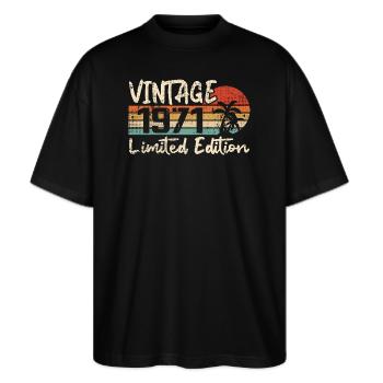 Vintage 1971 Vintage 1971 Birthday Gift - Stanley/Stella Oversized Unisex Organic T-shirt Blaster 2.0 - black - Front - Alina (178cm) & Michal (187cm)