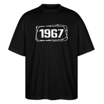 Jahrgang Made In 1967 - 57 Jahre Jubiläum - Stanley/Stella Oversized Unisex Bio T-Shirt Blaster 2.0 - Schwarz - Vorne - Alina (178cm) & Michal (187cm)