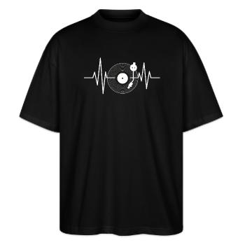 Vinyl Herzschlag Musik Retro Schallplatte DJ Vibes - Stanley/Stella Oversized Unisex Bio T-Shirt Blaster 2.0 - Schwarz - Vorne - Alina (178cm) & Michal (187cm)