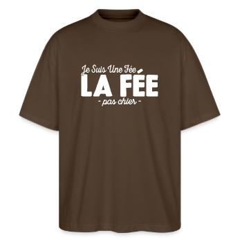 Je suis Une Fée Pas Chier - T-shirt bio Blaster 2.0 coupe oversize Stanley/Stella Unisexe - marron foncé - Devant - Alina (178cm) & Michal (187cm)