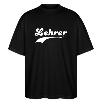 Lehrkraft Schule minimalistisch cooler Spruch - Stanley/Stella Oversized Unisex Bio T-Shirt Blaster 2.0 - Schwarz - Vorne - Alina (178cm) & Michal (187cm)