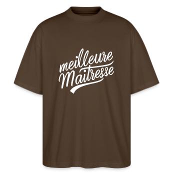 Meilleure maitresse - T-shirt bio Blaster 2.0 coupe oversize Stanley/Stella Unisexe - marron foncé - Devant - Alina (178cm) & Michal (187cm)