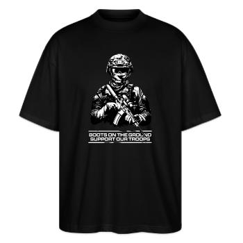 Boots on the ground support our troops - Stanley/Stella Oversized Unisex Bio T-Shirt Blaster 2.0 - Schwarz - Vorne - Alina (178cm) & Michal (187cm)