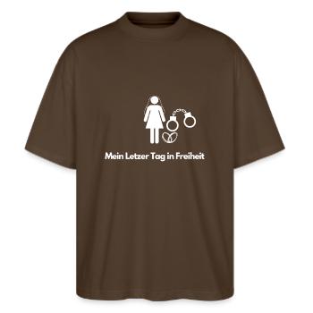 Junggesellinnen Abend - Stanley/Stella Oversized Unisex Bio T-Shirt Blaster 2.0 - Dunkelbraun - Vorne - Alina (178cm) & Michal (187cm)