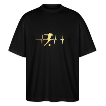Herzschlag Fußball - Stanley/Stella Oversized Unisex Bio T-Shirt Blaster 2.0 - Schwarz - Vorne - Alina (178cm) & Michal (187cm)