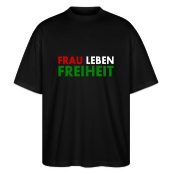 Frau leben freiheit - Stanley/Stella Oversized Unisex Bio T-Shirt Blaster 2.0 - Schwarz - Vorne - Alina (178cm) & Michal (187cm)