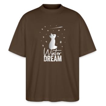 Winter Dream Ein Süßer Schneefuchs Beobachtet - Stanley/Stella Oversized Unisex Bio T-Shirt Blaster 2.0 - Dunkelbraun - Vorne - Alina (178cm) & Michal (187cm)