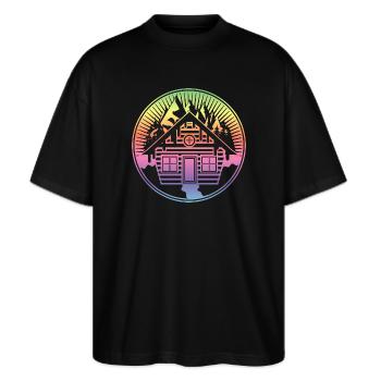 Lille snedækket hytte i bjergene om vinteren - Stanley/Stella Oversize Unisex Øko T-shirt Blaster 2.0 - sort - Foran - Alina (178cm) & Michal (187cm)