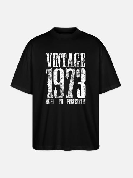 Retro-Typografie von 1973 - Stanley/Stella Oversized Unisex Bio T-Shirt Blaster 2.0 - Schwarz