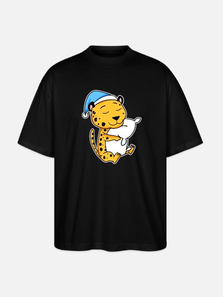 Cheetah with pillow and nightcap - Stanley/Stella Oversized Unisex Organic T-shirt Blaster 2.0 - black