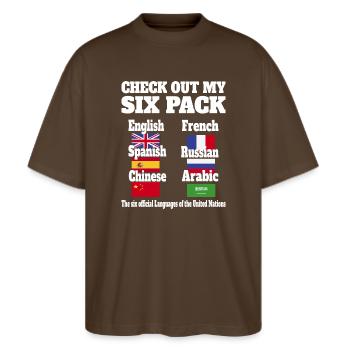 Langues Sixpack - T-shirt bio Blaster 2.0 coupe oversize Stanley/Stella Unisexe - marron foncé - Devant - Alina (178cm) & Michal (187cm)