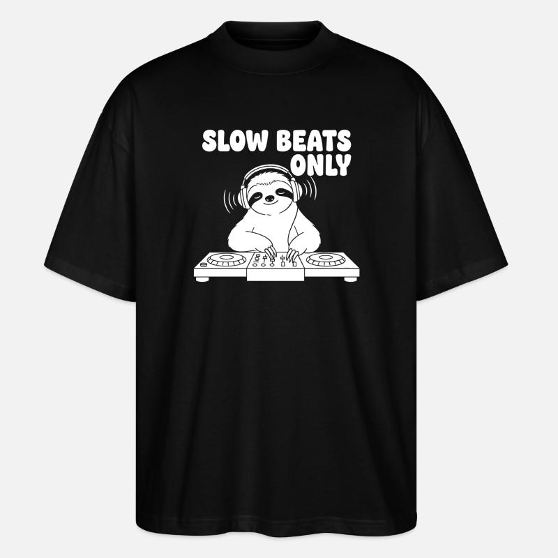 Slow Beats Sloth DJ - Stanley/Stella Oversized Unisex Organic T-shirt Blaster 2.0 - black