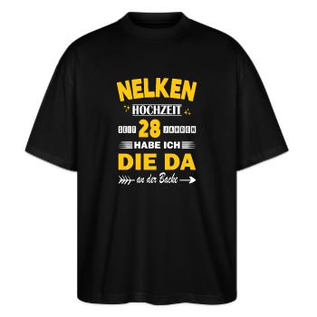 Nelkenhochzeit 28 Hochzeitstag Jahrestag Ehemann - Stanley/Stella Oversized Unisex Bio T-Shirt Blaster 2.0 - Schwarz - Vorne - Alina (178cm) & Michal (187cm)
