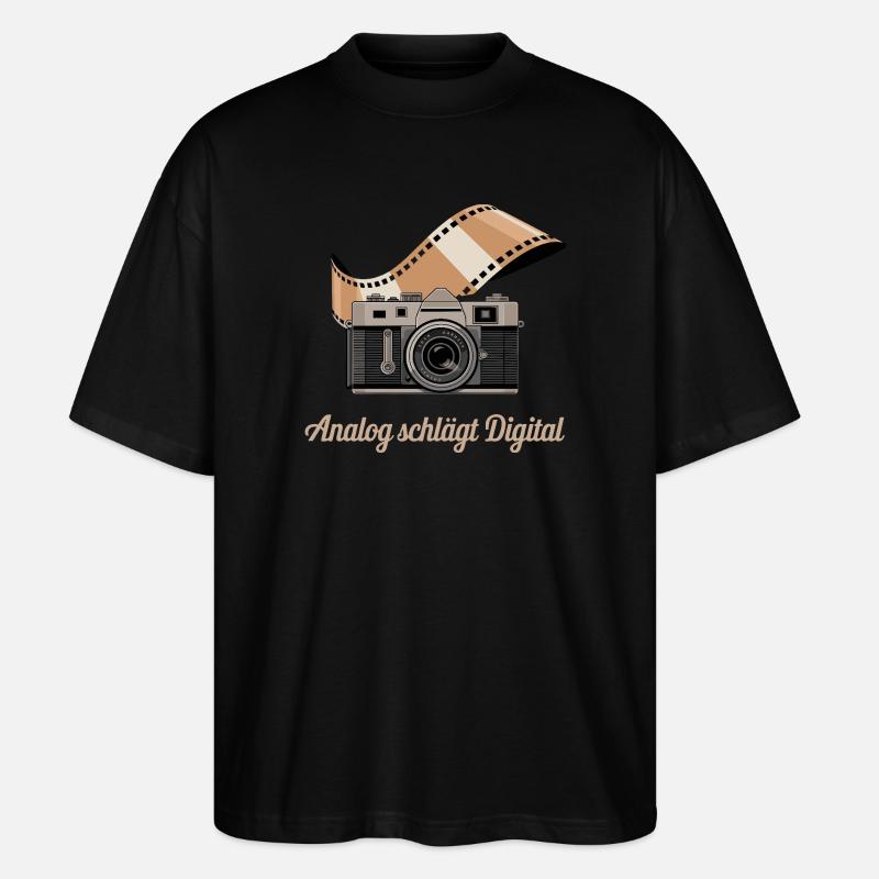  Analog schlägt Digital Retro Kamera - Stanley/Stella Oversized Unisex Bio T-Shirt Blaster 2.0 - Schwarz