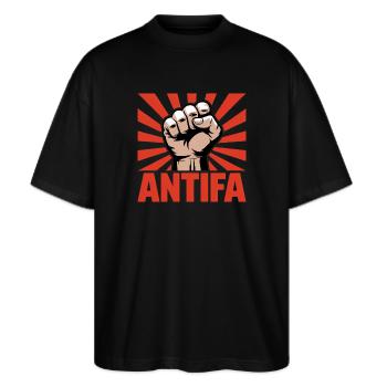 Antifa - Antifascist Merch - Stanley/Stella Oversized Unisex Bio T-Shirt Blaster 2.0 - Schwarz - Vorne - Alina (178cm) & Michal (187cm)