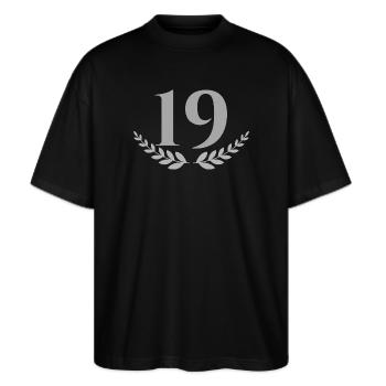 19 - Stanley/Stella Oversized Unisex Bio T-Shirt Blaster 2.0 - Schwarz - Vorne - Alina (178cm) & Michal (187cm)