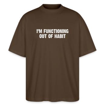 Fonctionner par habitude - T-shirt bio Blaster 2.0 coupe oversize Stanley/Stella Unisexe - marron foncé - Devant - Alina (178cm) & Michal (187cm)